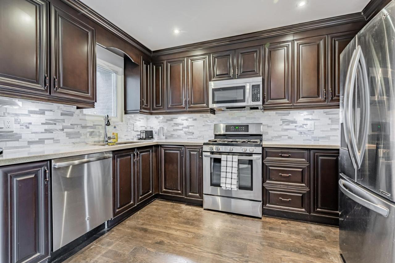 تورونتو Beautiful Property In Downtown Core Close To Subway Station! المظهر الخارجي الصورة